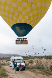 Le ballet des montgolfières au petit matin // Cappadoce