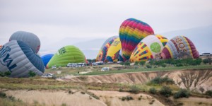 Le ballet des montgolfières au petit matin // Cappadoce