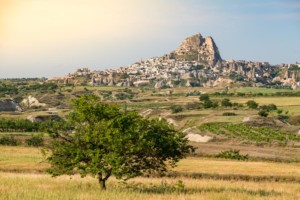 La ville d'Uchisar et sa silhouette étonnante // Cappadoce