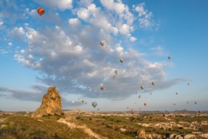 Le ballet des montgolfières au petit matin // Cappadoce