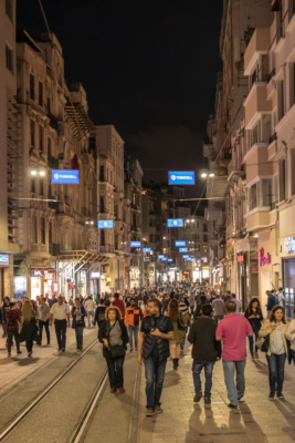 Sortie nocturne dans la ville nouvelle d’Istanbul