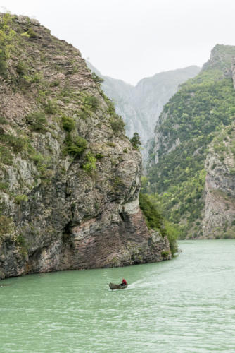 Remontée du lac de Koman // Albanie