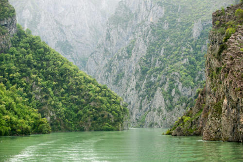 Remontée du lac de Koman // Albanie